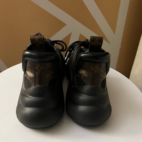 Louis Vuitton LV Monogram Sneaker - Picture 3 of 5